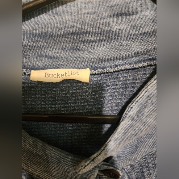 Button top - Picture 2 of 2